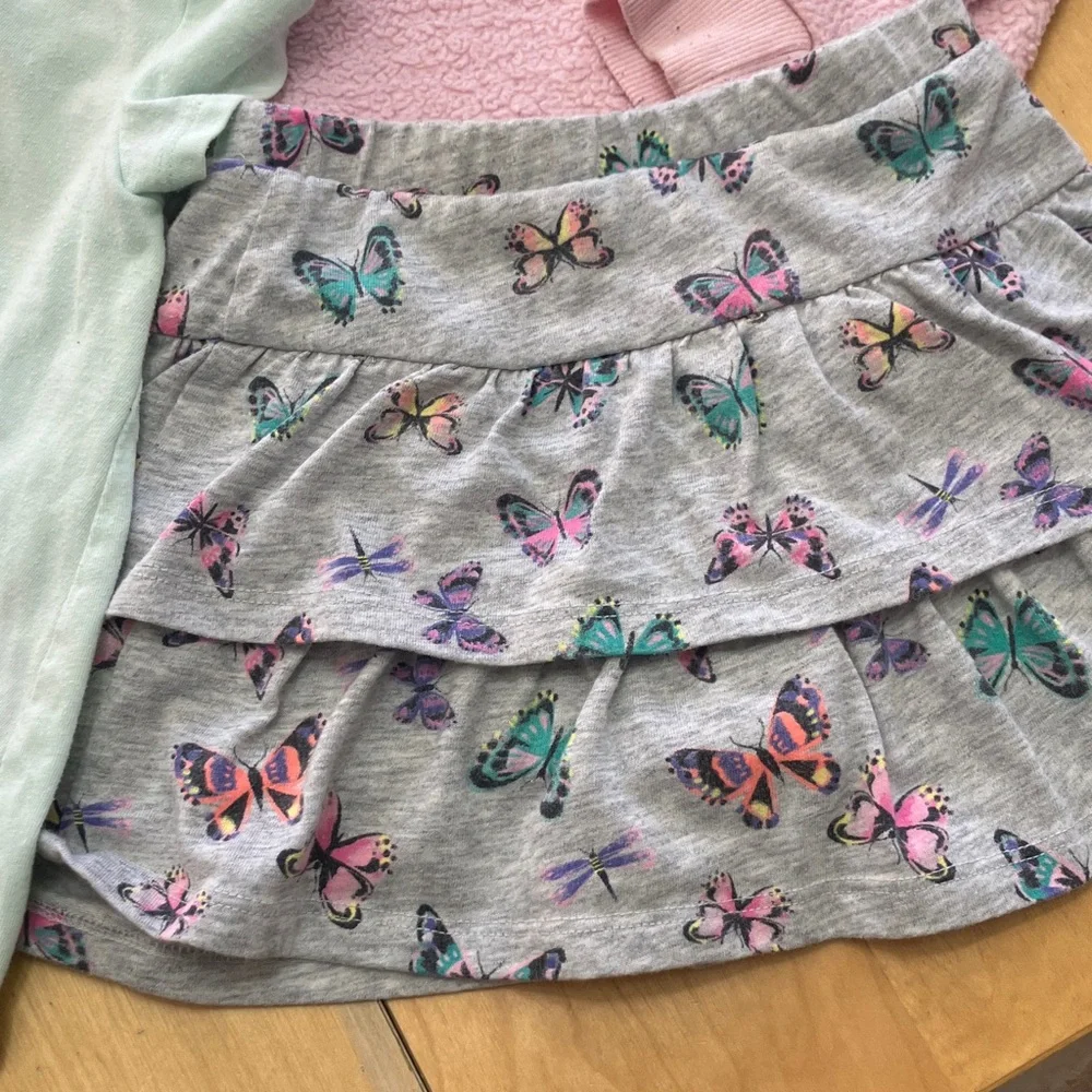 Bundle of size 2 little girl Minnie fleece, T-shirts and‎ skort